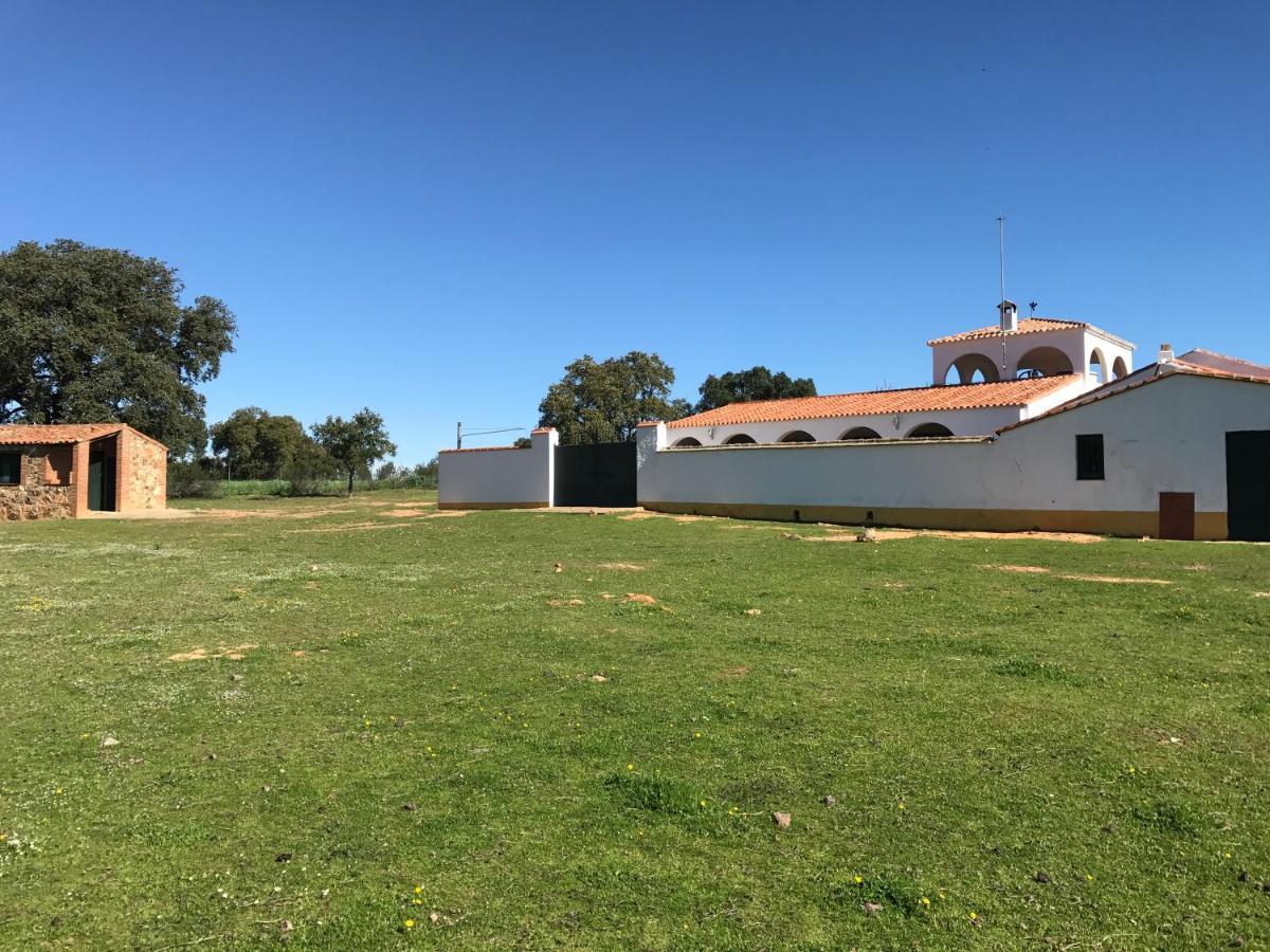 Casa Rural De La Finca Sierra Grande Hornachos Εξωτερικό φωτογραφία